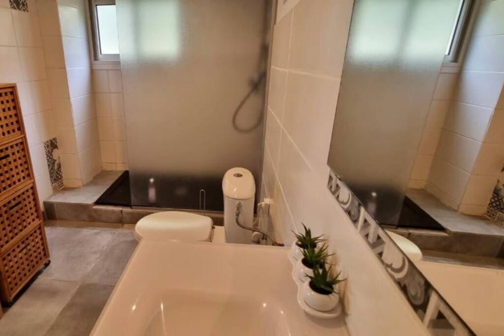 Beau T2 48m2 tt confort calme 2 adultes 1 enfant Les Trois-Ilets Exterior foto